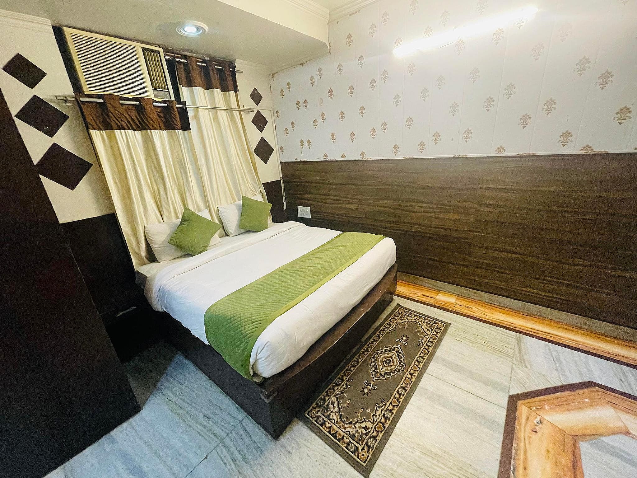 Deluxe Rooms