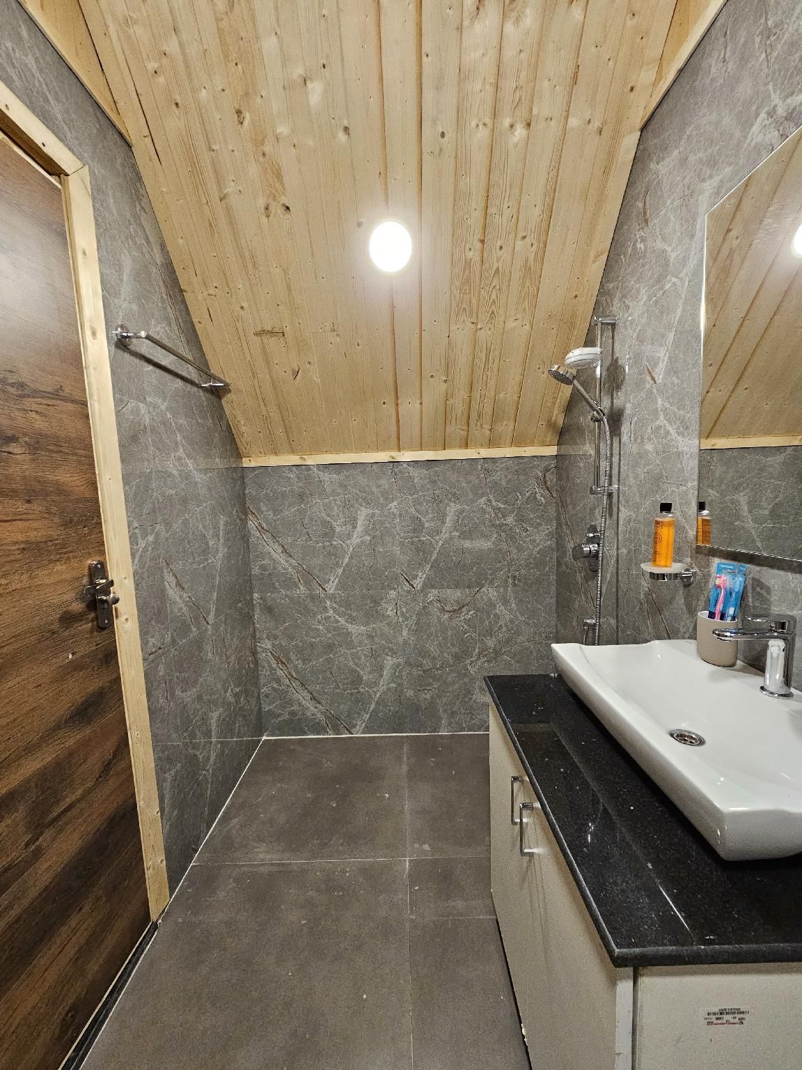 The Glampies Ixora 8