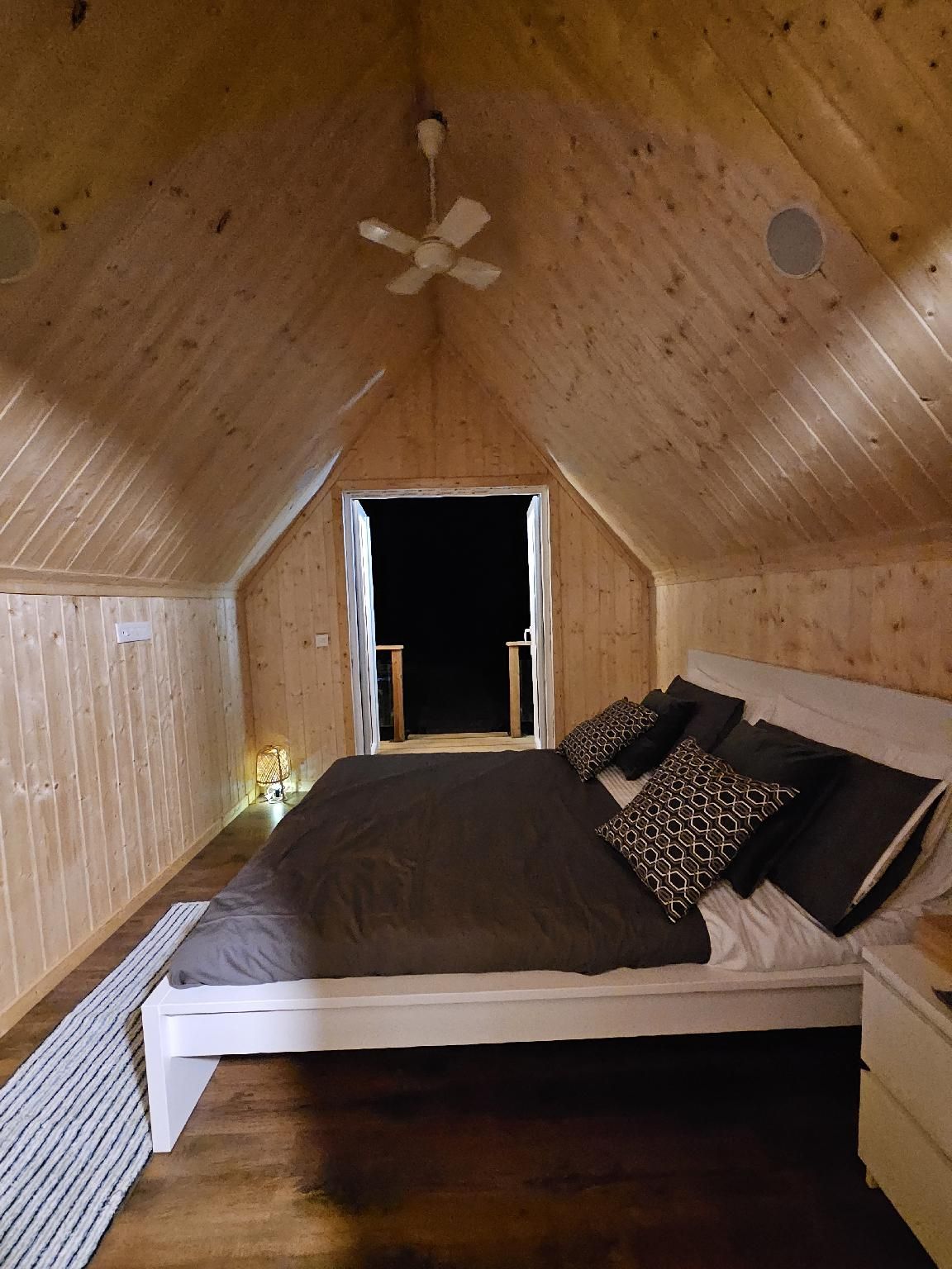 The Glampies Ixora 10