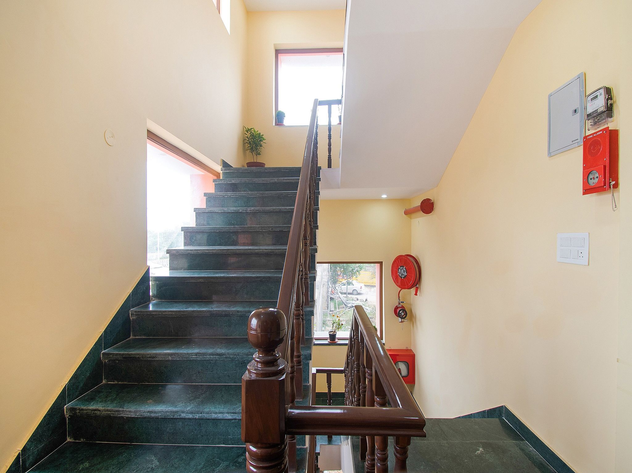 OYO Hotel Umrao opp big tree cafe ajmer road 200ft by pass highway king