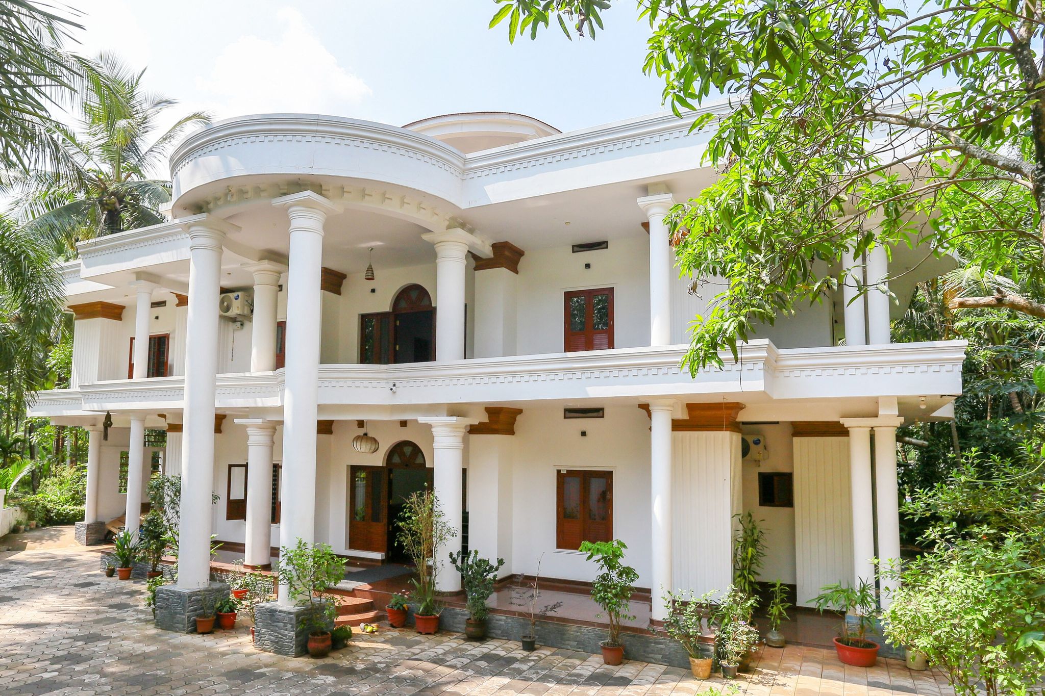 Hotel O Sreedevi Garden