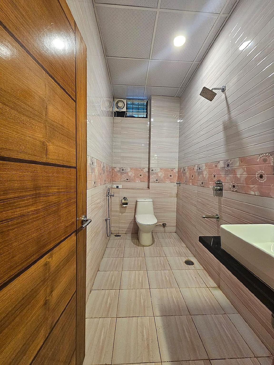 The Grand Coral Deluxe Room 4