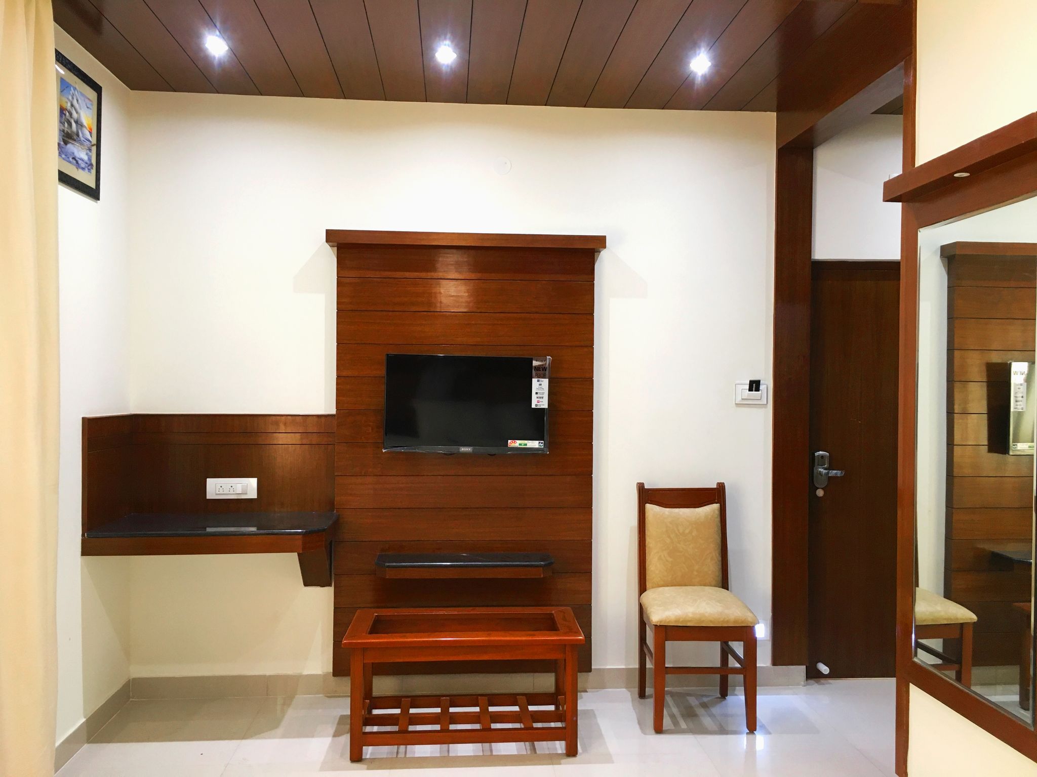 The Grand Coral Deluxe Room 6