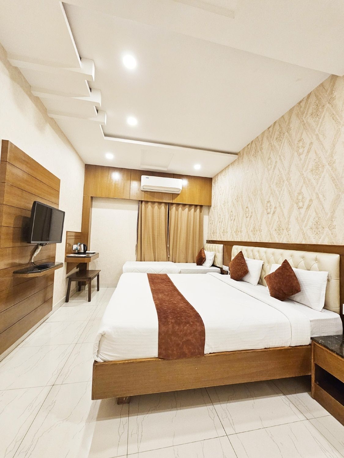 The Grand Coral Deluxe Room 2