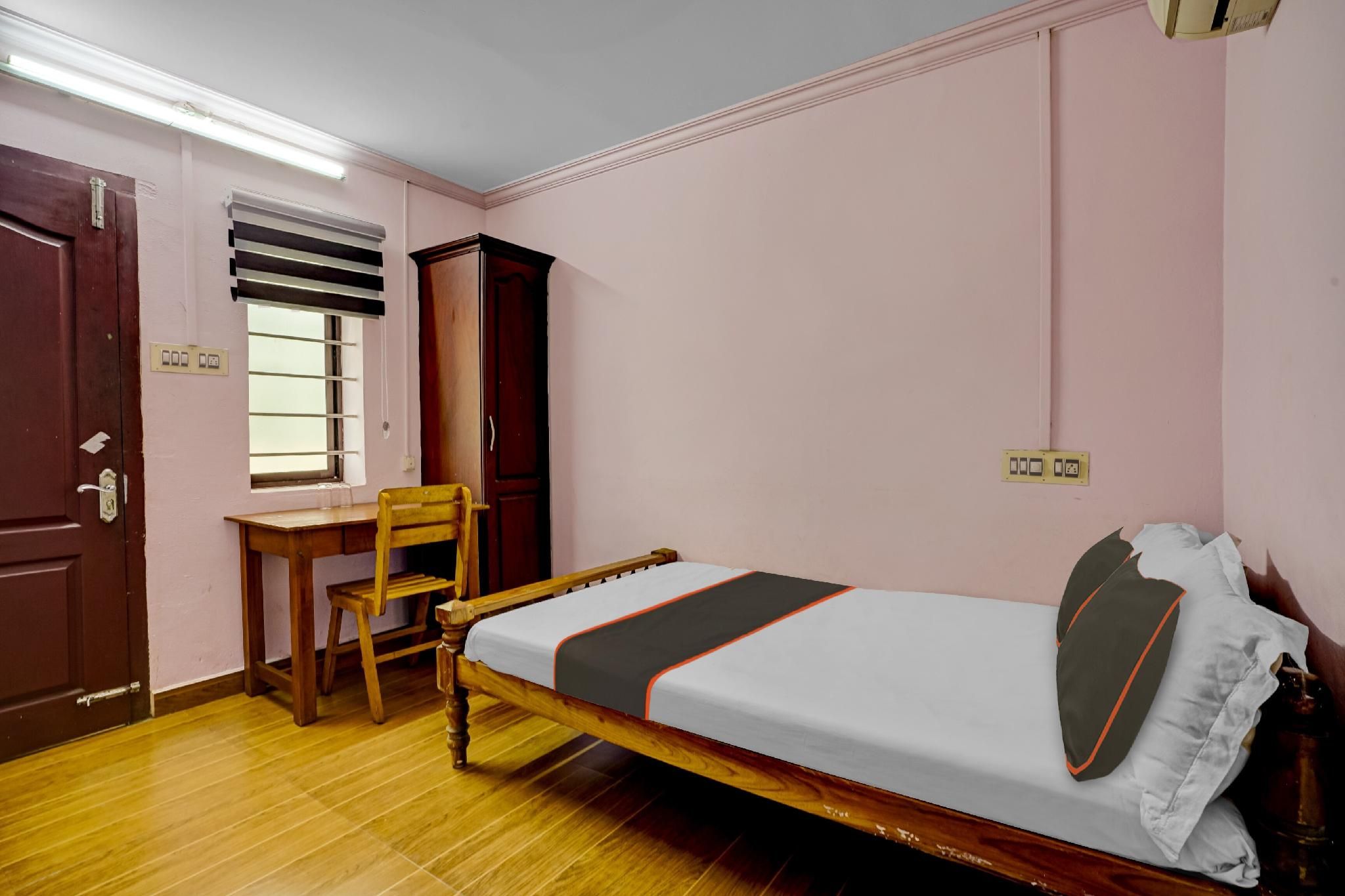 OYO 819187 Hotel Mali Residency Classic 6