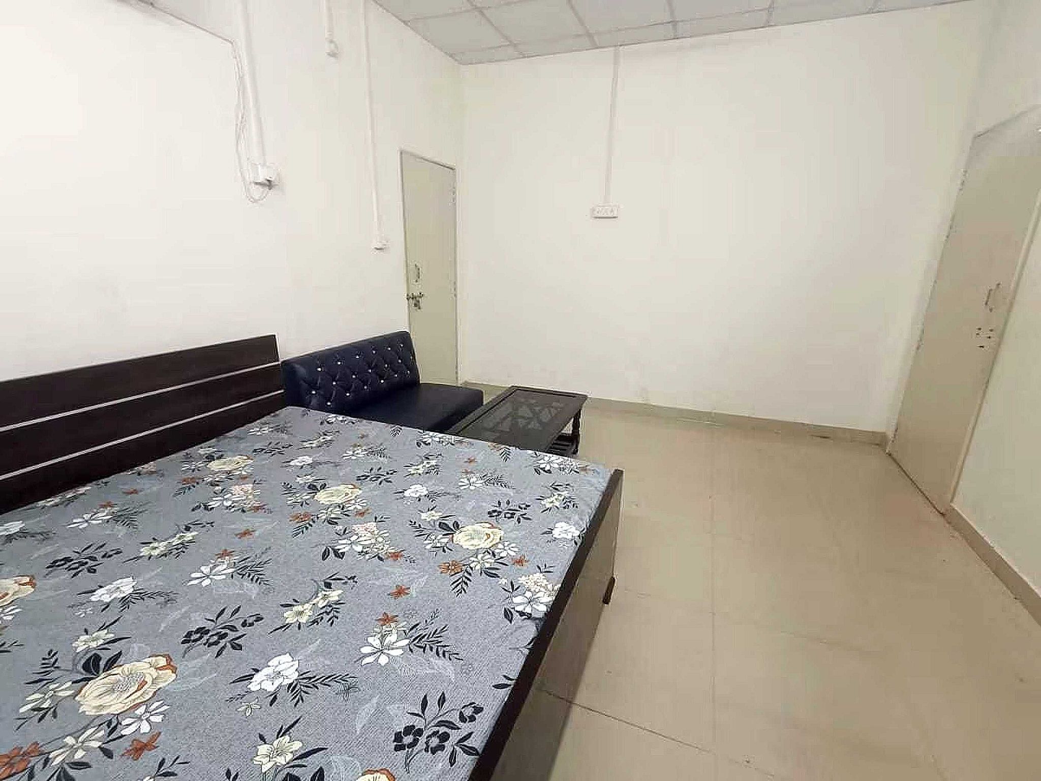 OYO Flagship Dream Heaven Production House Classic 18