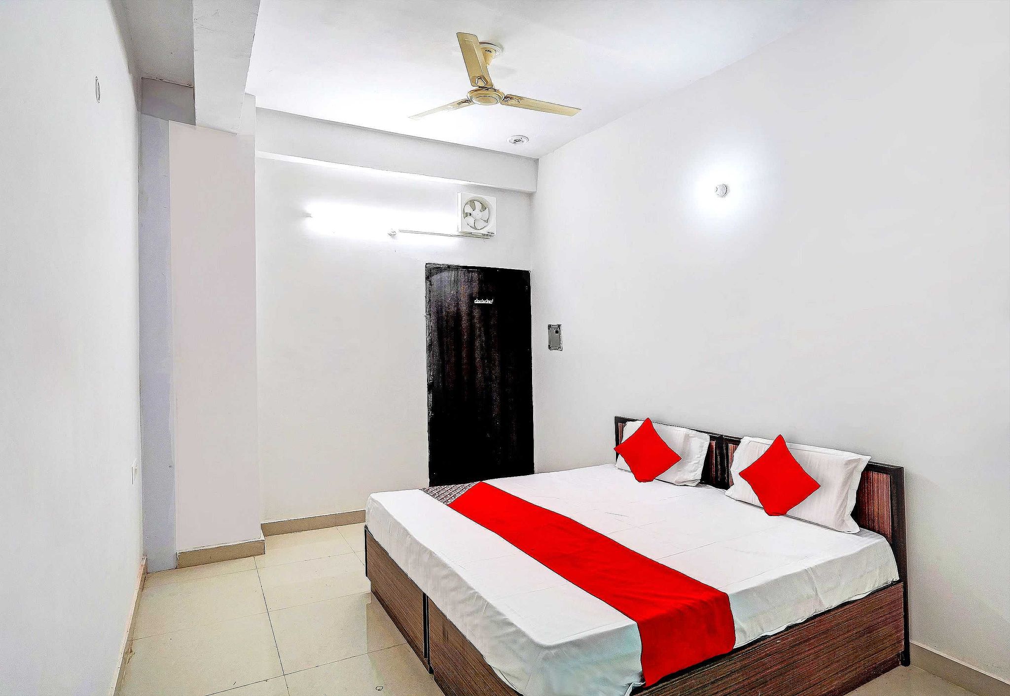 OYO Flagship Dream Heaven Production House Classic 5