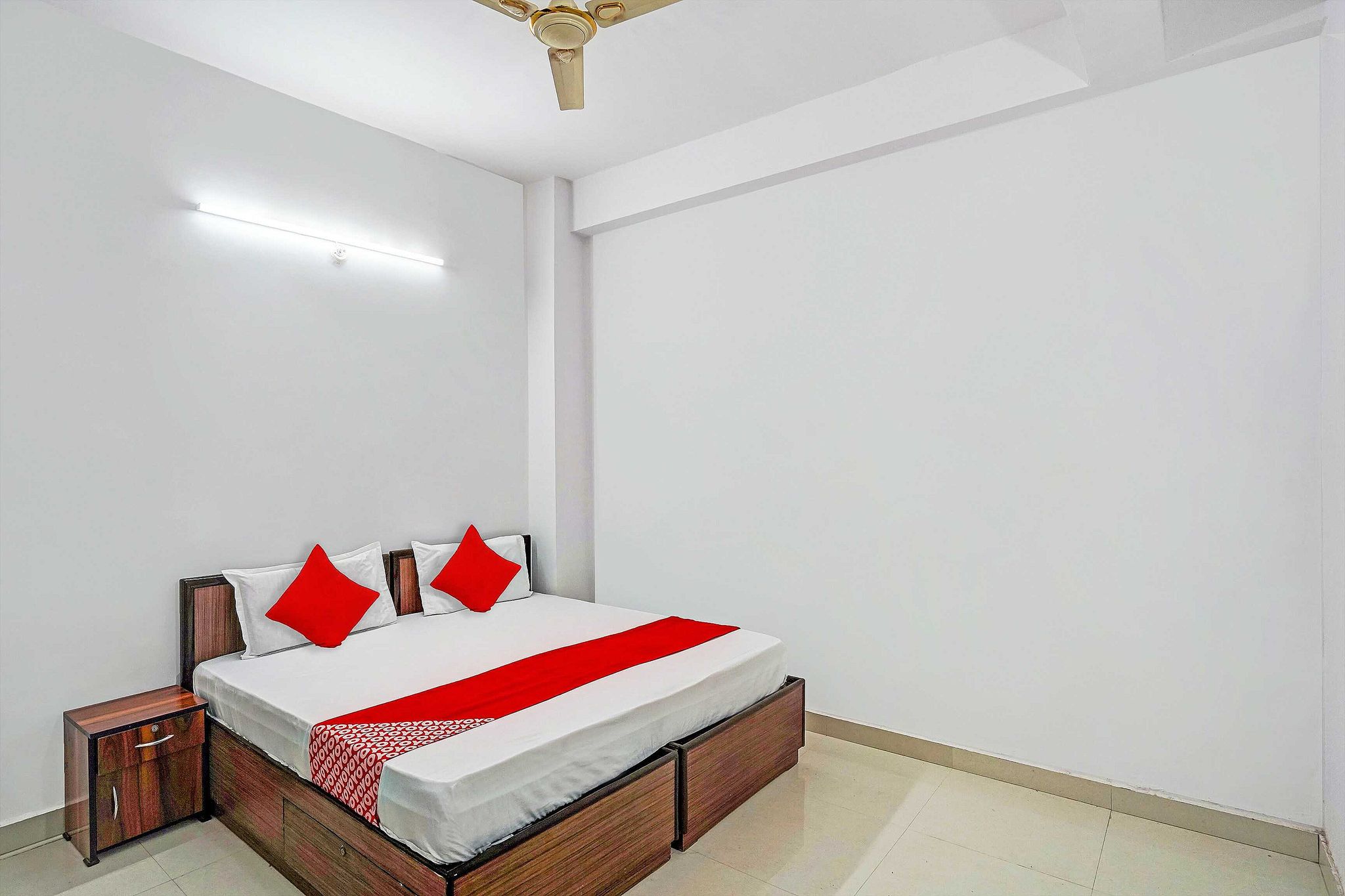 OYO Flagship Dream Heaven Production House Classic 8