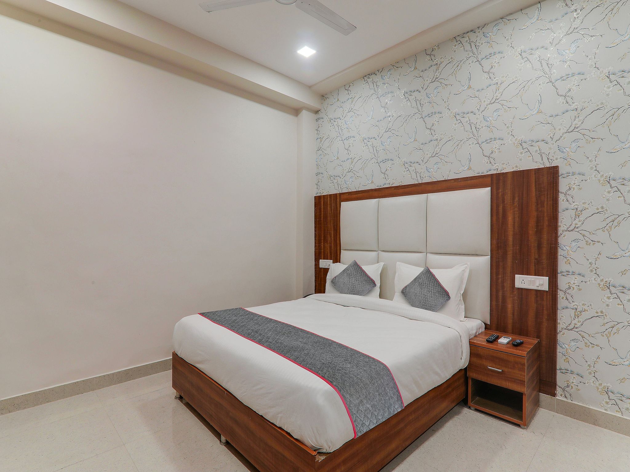 Super Townhouse Majestic Hotel Near Phoenix Palassio Classic 12