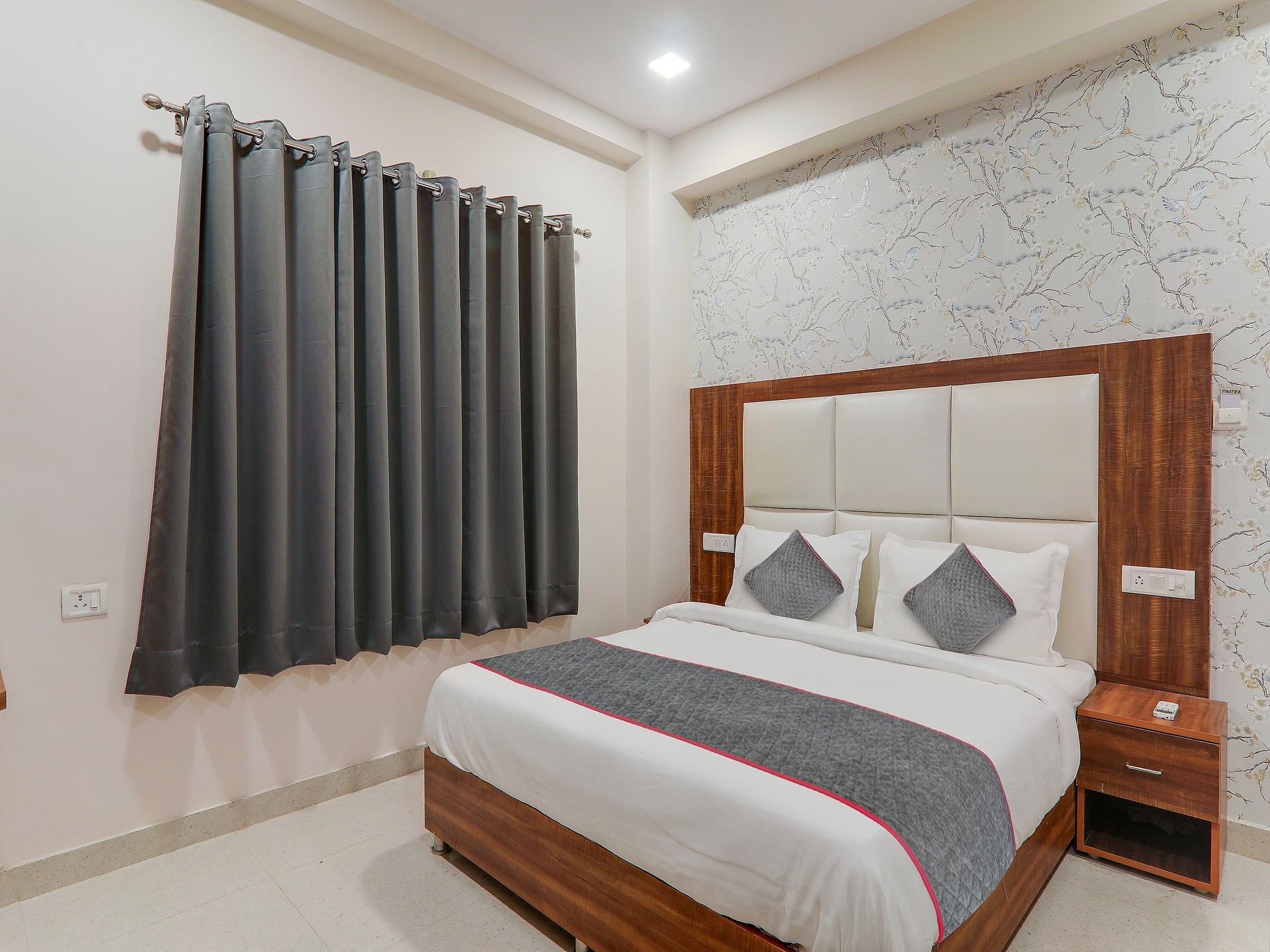 Super Townhouse Majestic Hotel Near Phoenix Palassio Classic 2