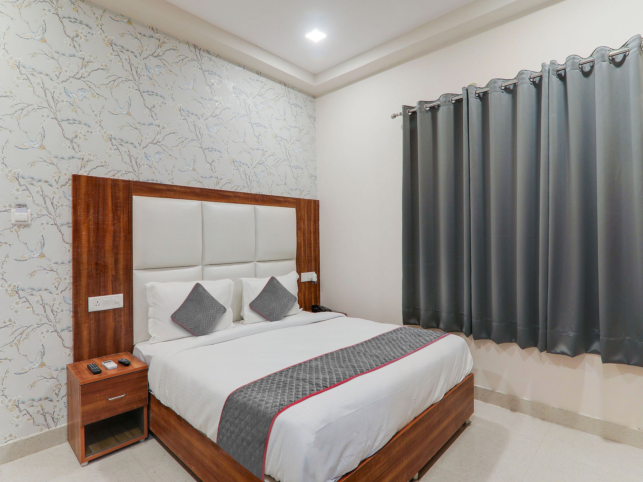 Super Townhouse Majestic Hotel Near Phoenix Palassio Classic 7