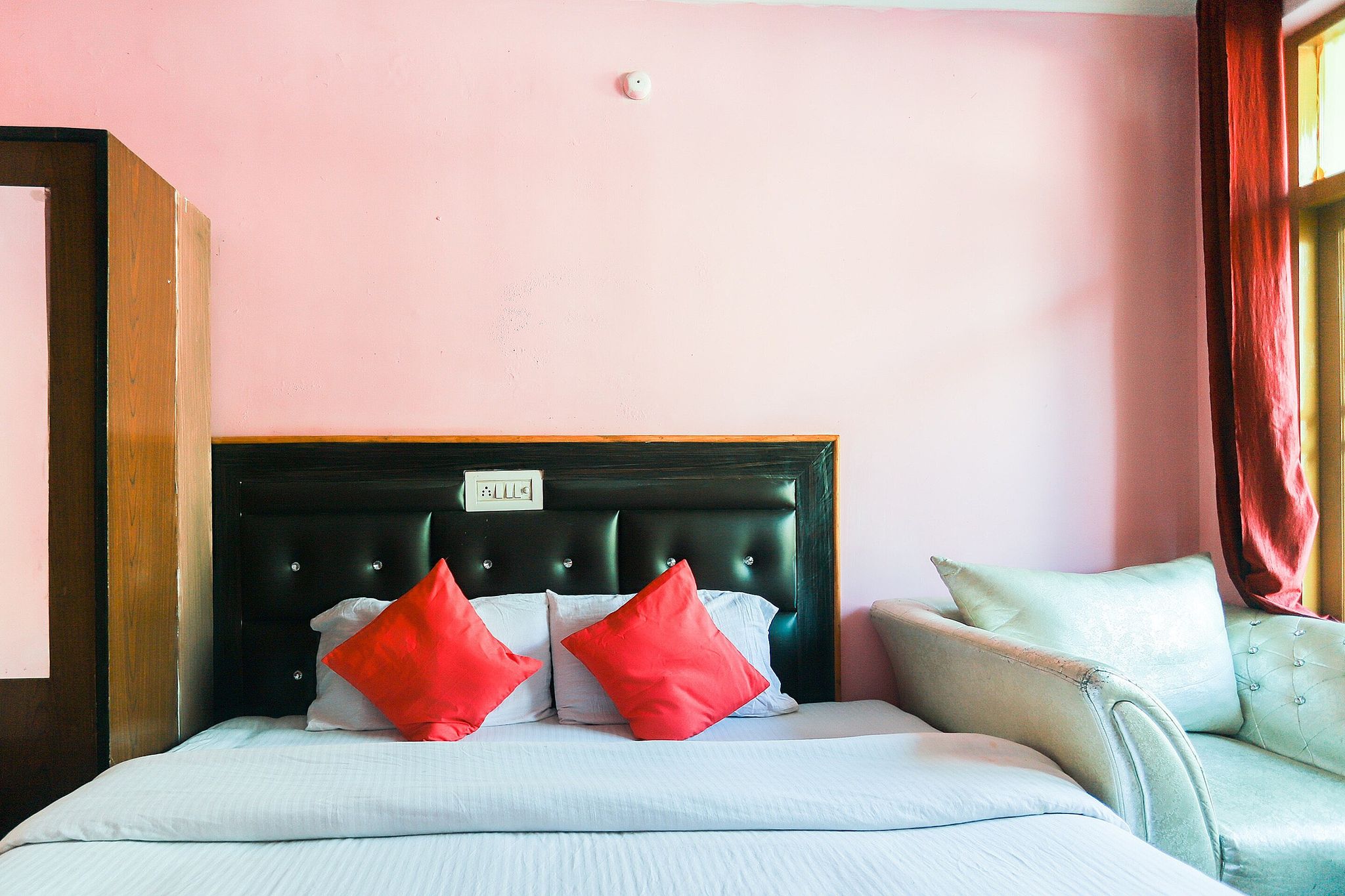 Hotel O Bhagsu Fall Homestay