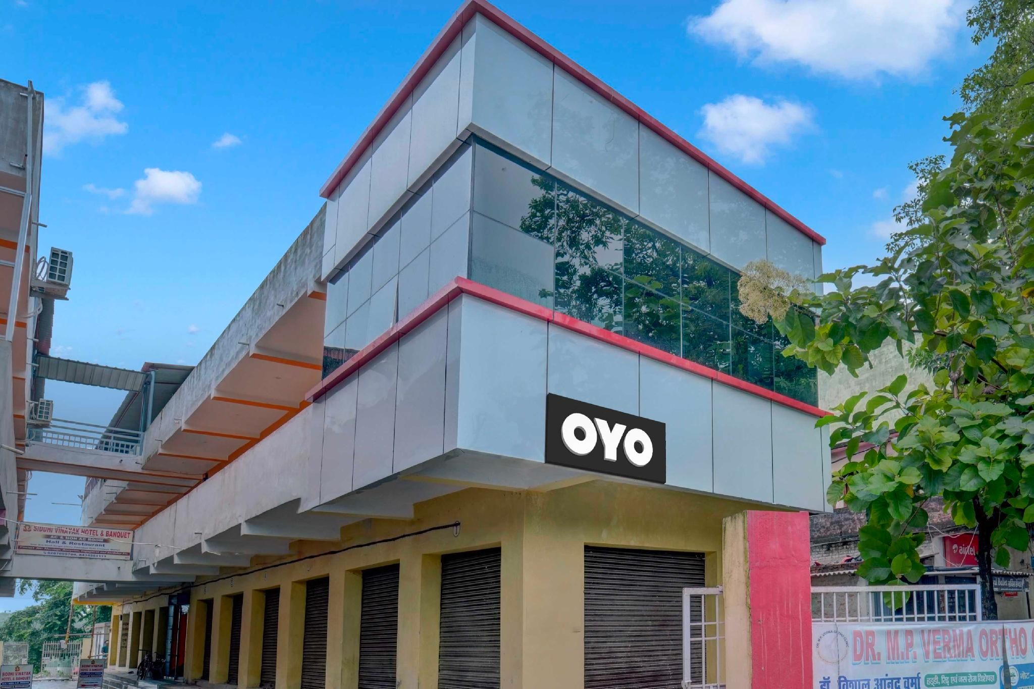 Hotel O Siddhi Vinayak Hotel & Banquets