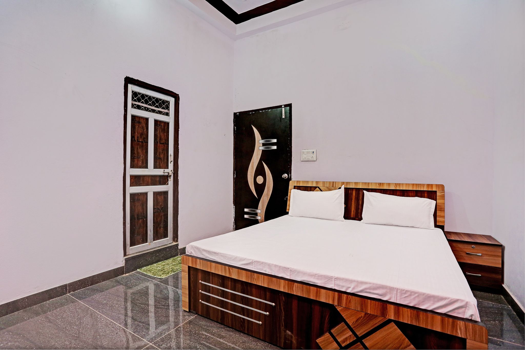 Hotel O Royal Palace