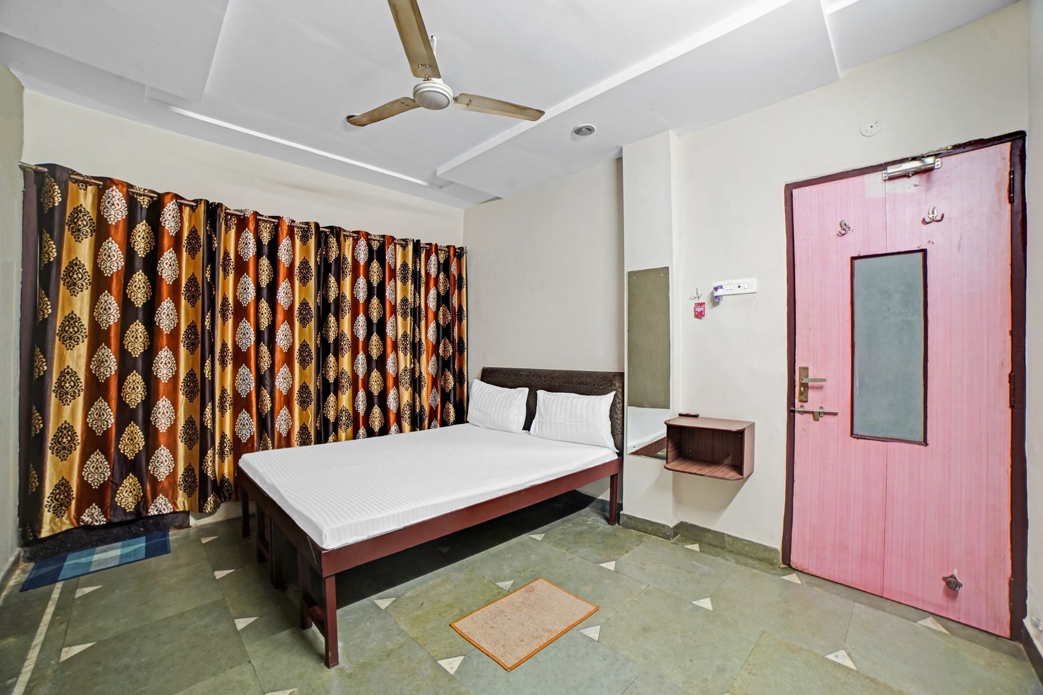 Hotel O Home Stay Classic 5