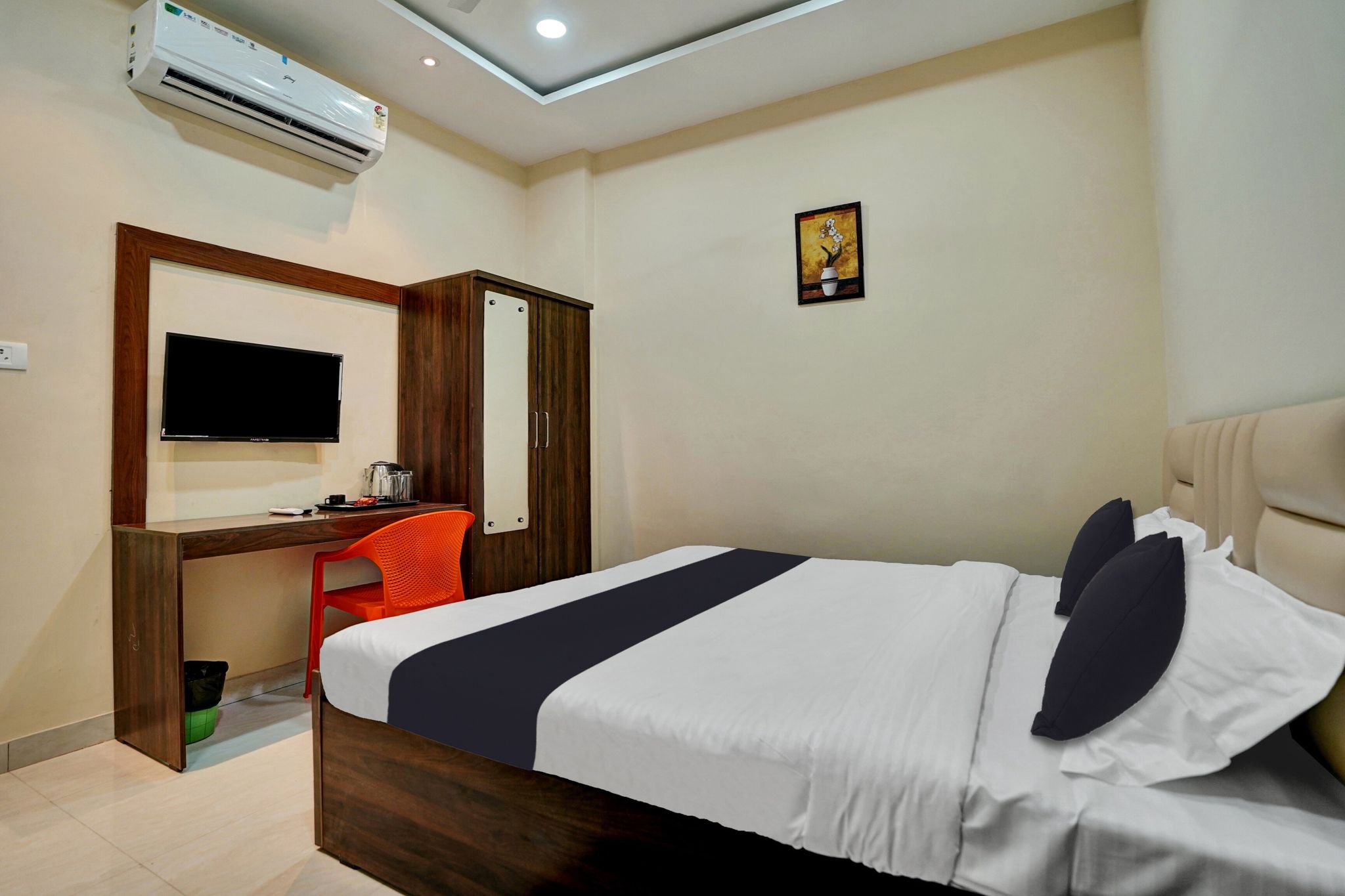 Townhouse OAK Hotel Raipur Pride Classic
