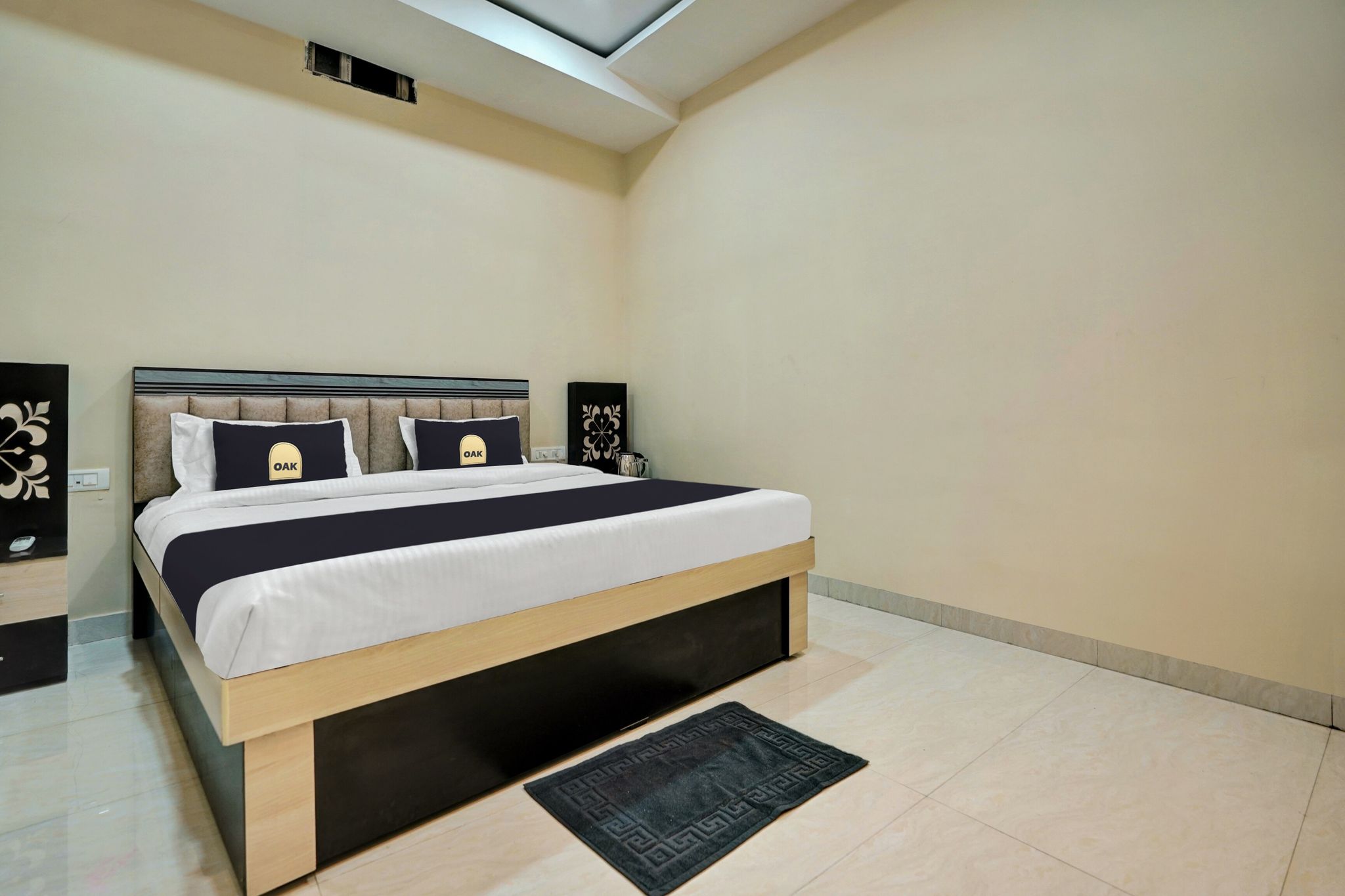 Townhouse OAK Hotel Raipur Pride Classic 13