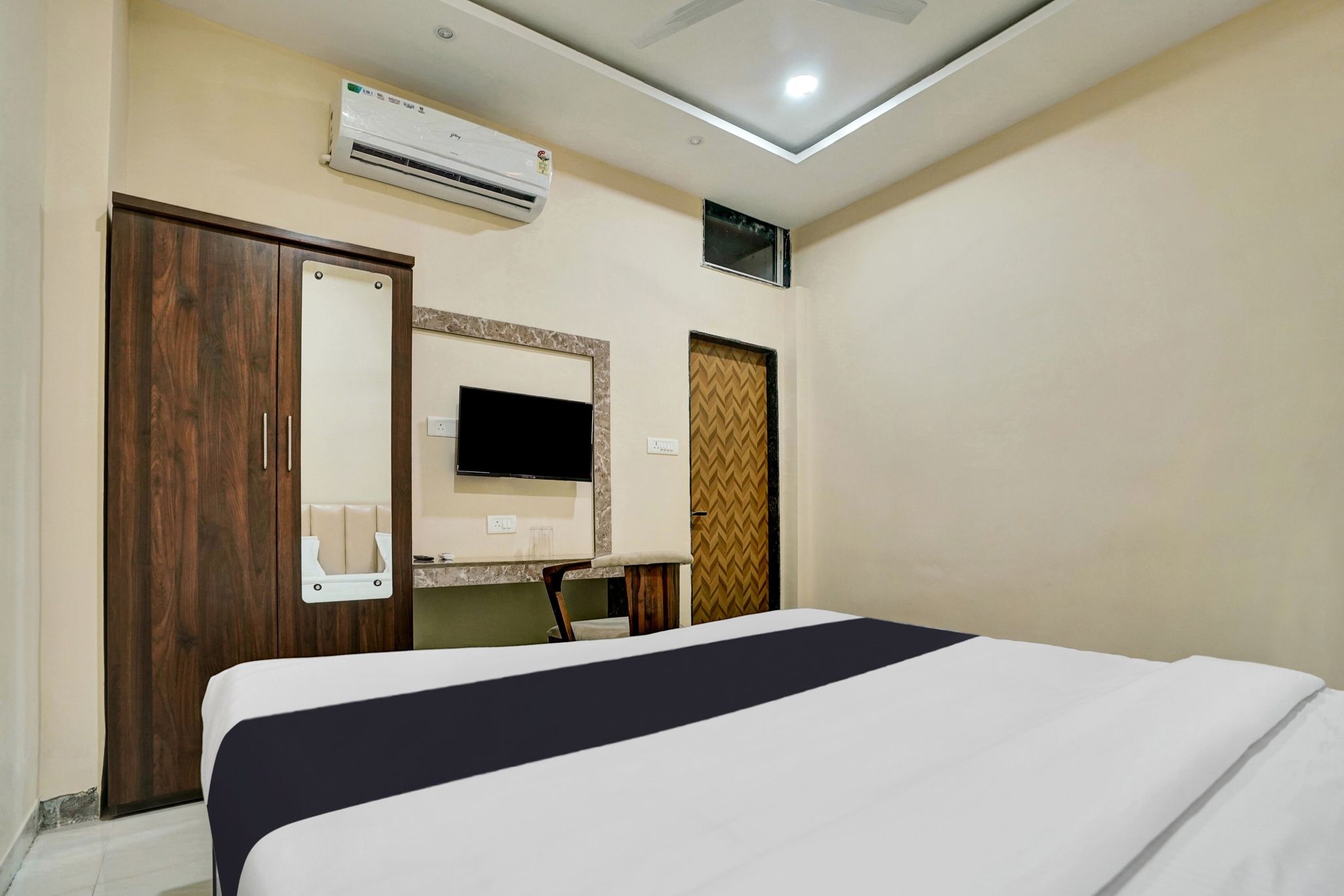 Townhouse OAK Hotel Raipur Pride Classic 12