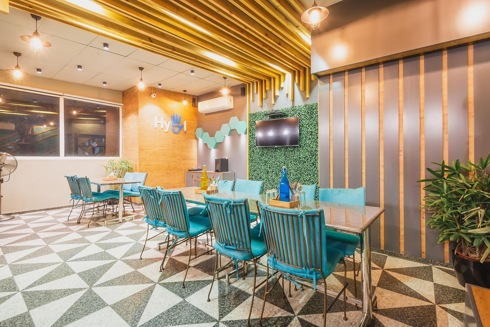 Food & Dining