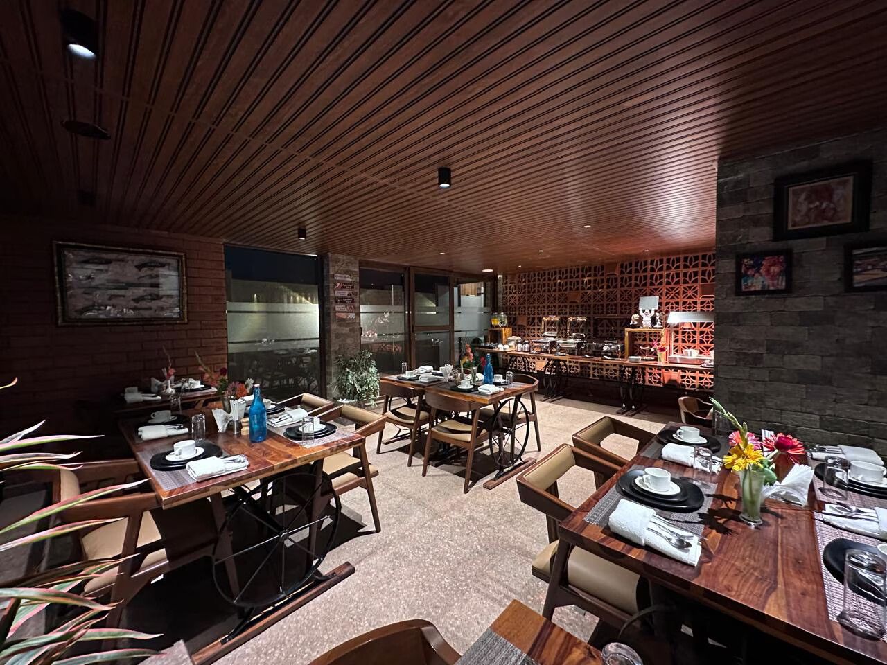 Food & Dining
