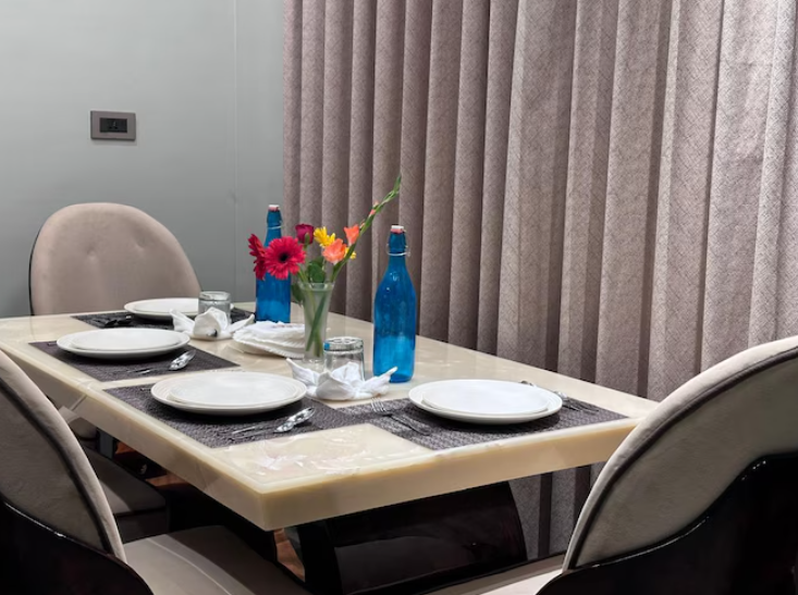 Food & Dining