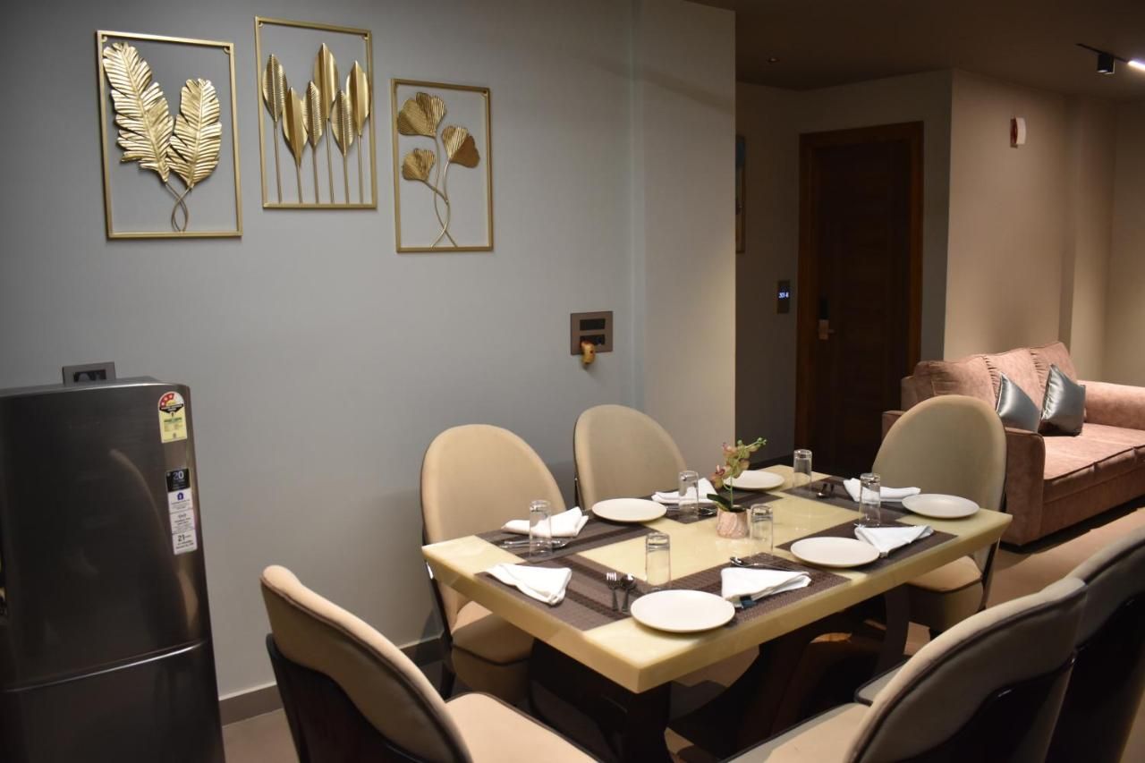 Food & Dining