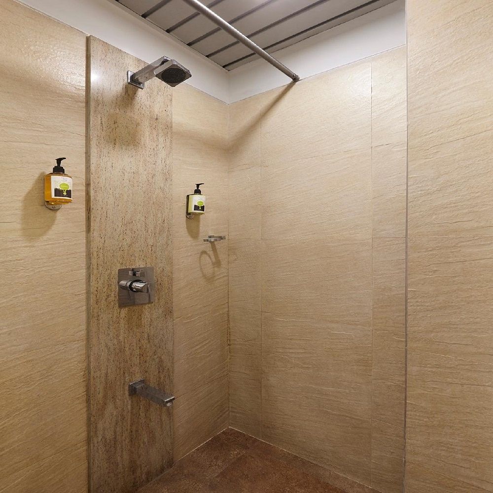 Monday Hotels Mahape Deluxe Room 4