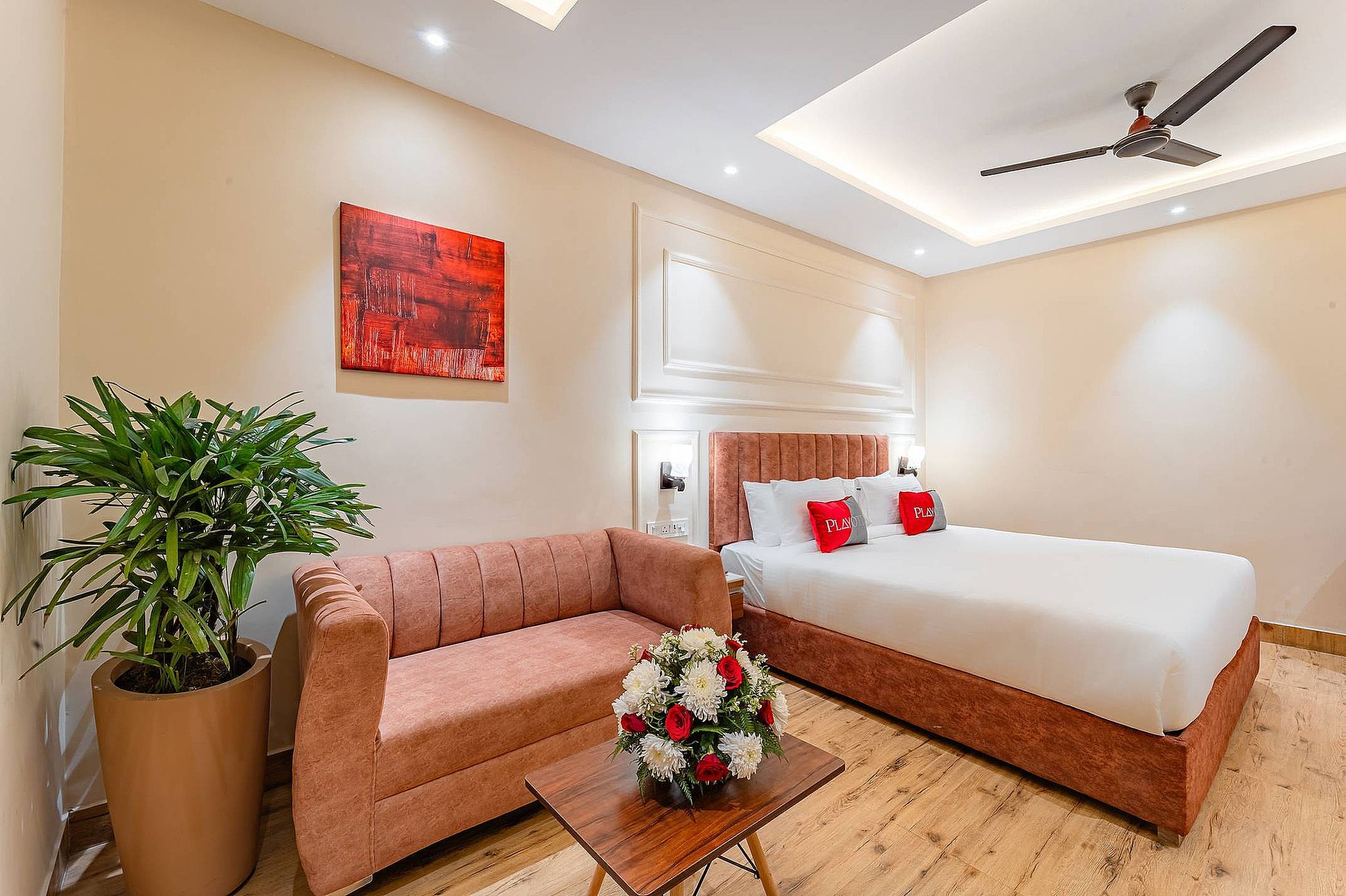 PLAY DELUXE DOUBLE OR TWIN ROOM
