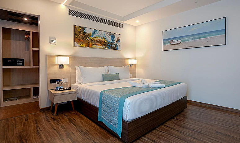 The Palomar by Crossway Superior Twin  5