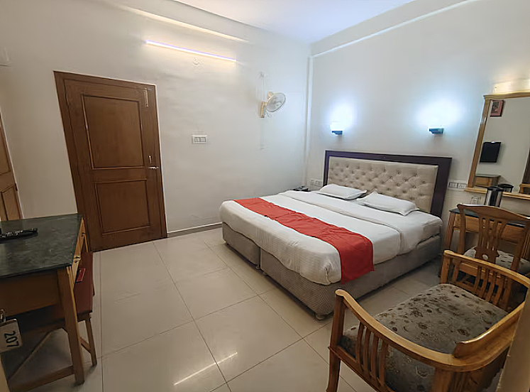 Standard Deluxe Room(Ample parking Space)