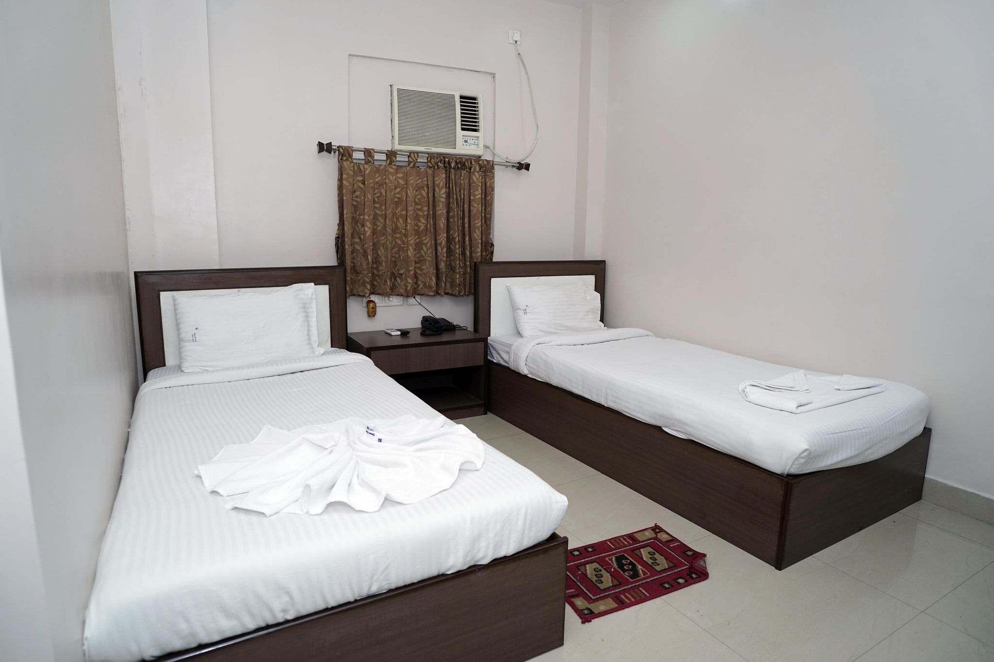 Twin Bed Room AC