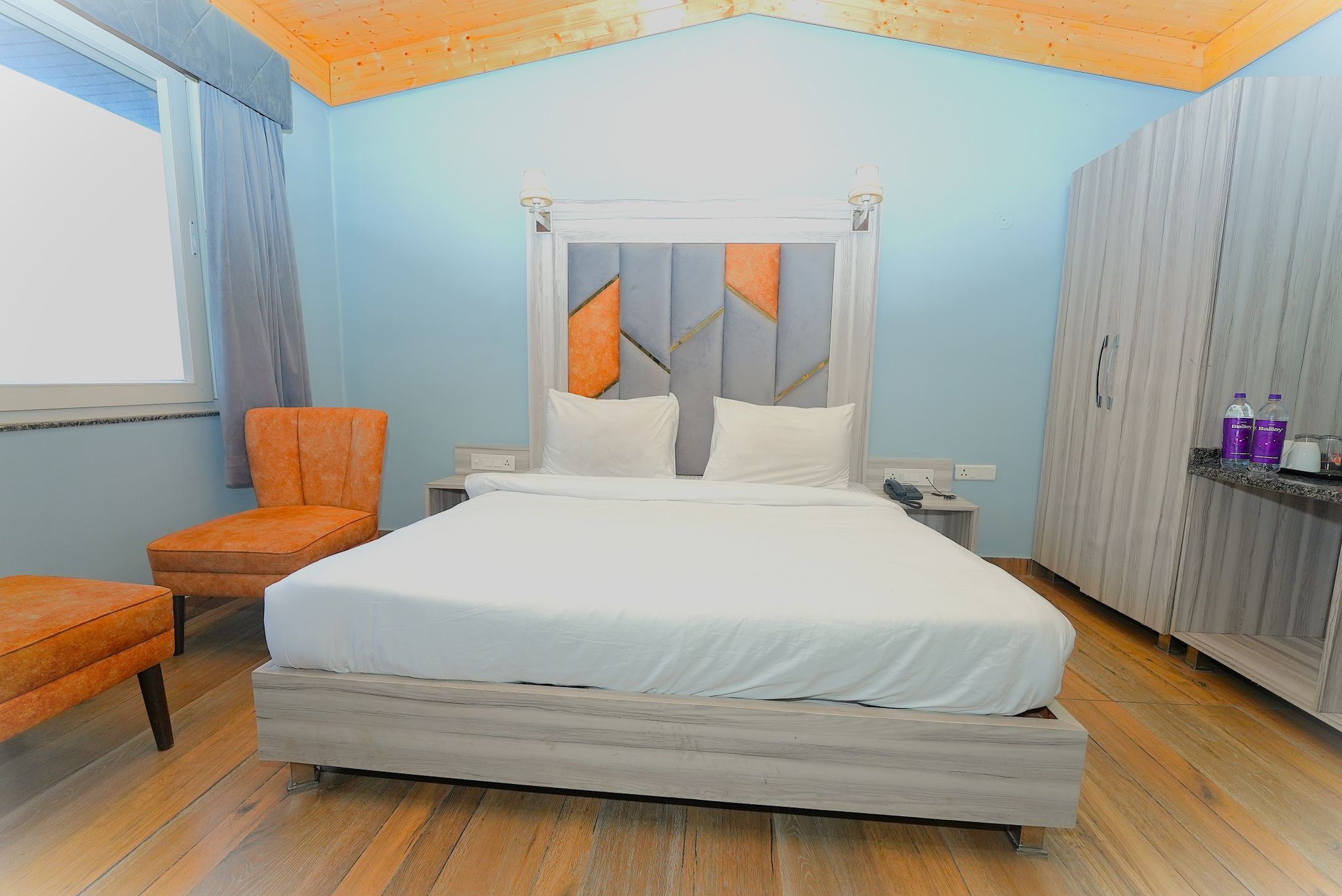 Executive Valley view with Private Balcony