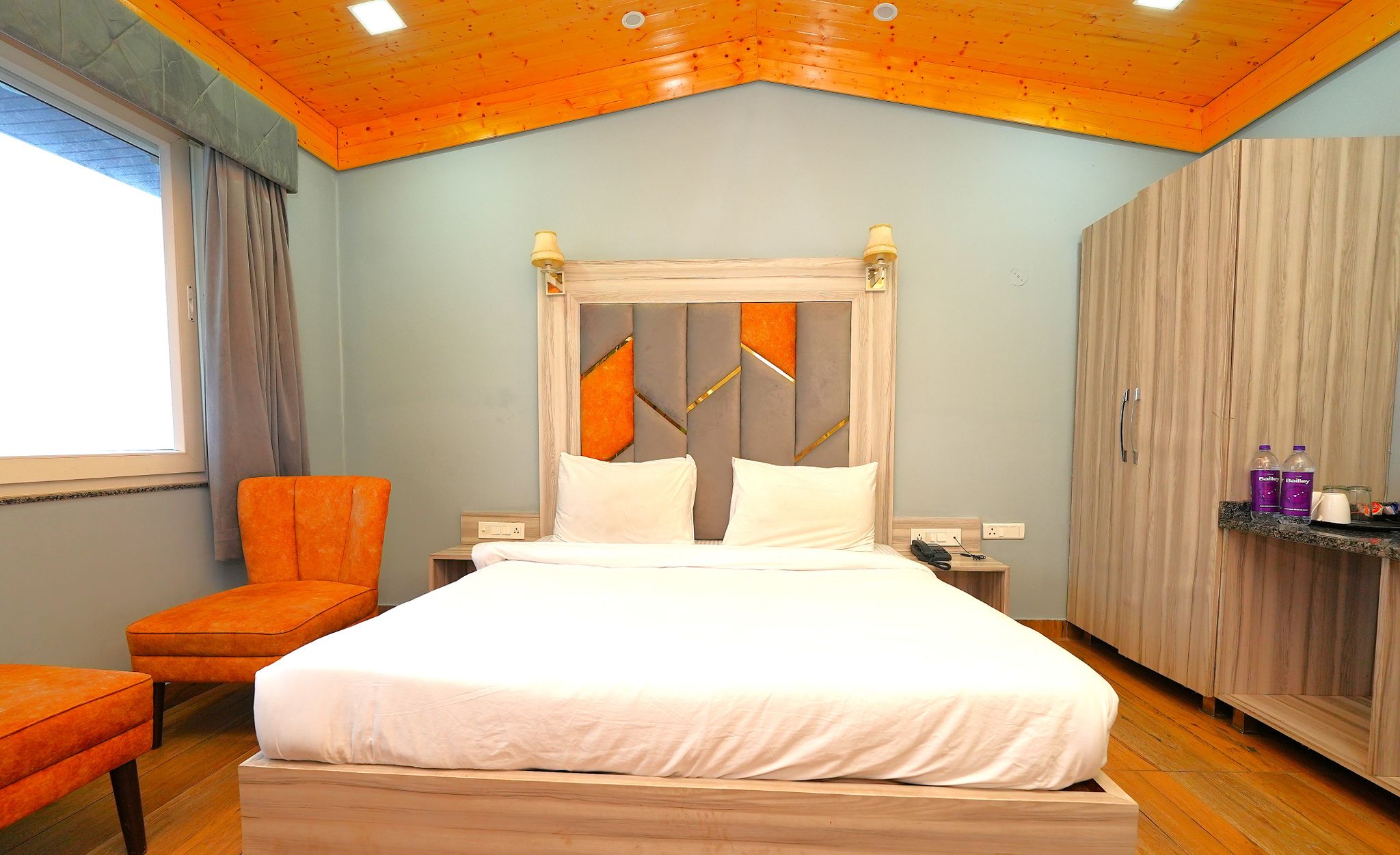 Executive Valley view with Private Balcony