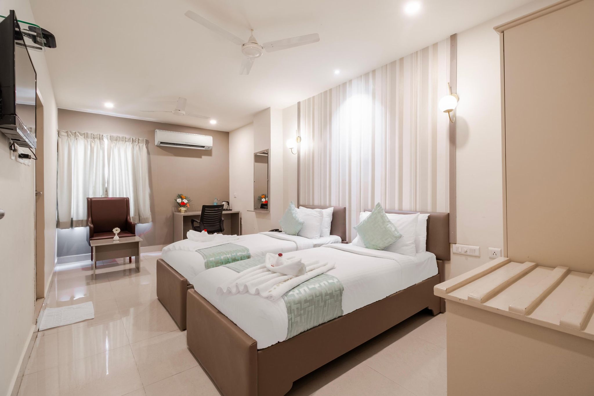 Seasons Inn Deluxe Room