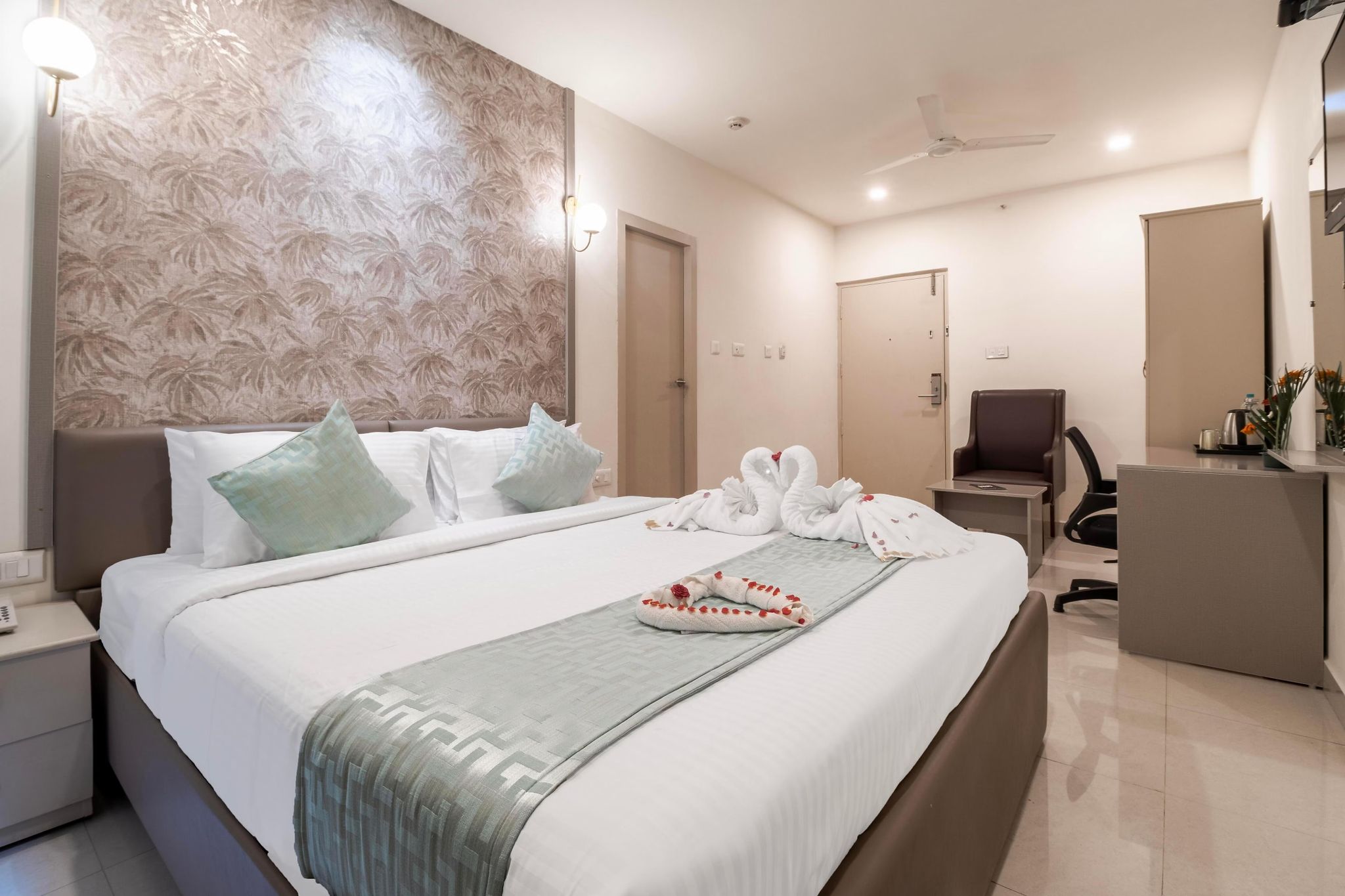 Seasons Inn Deluxe Room 3