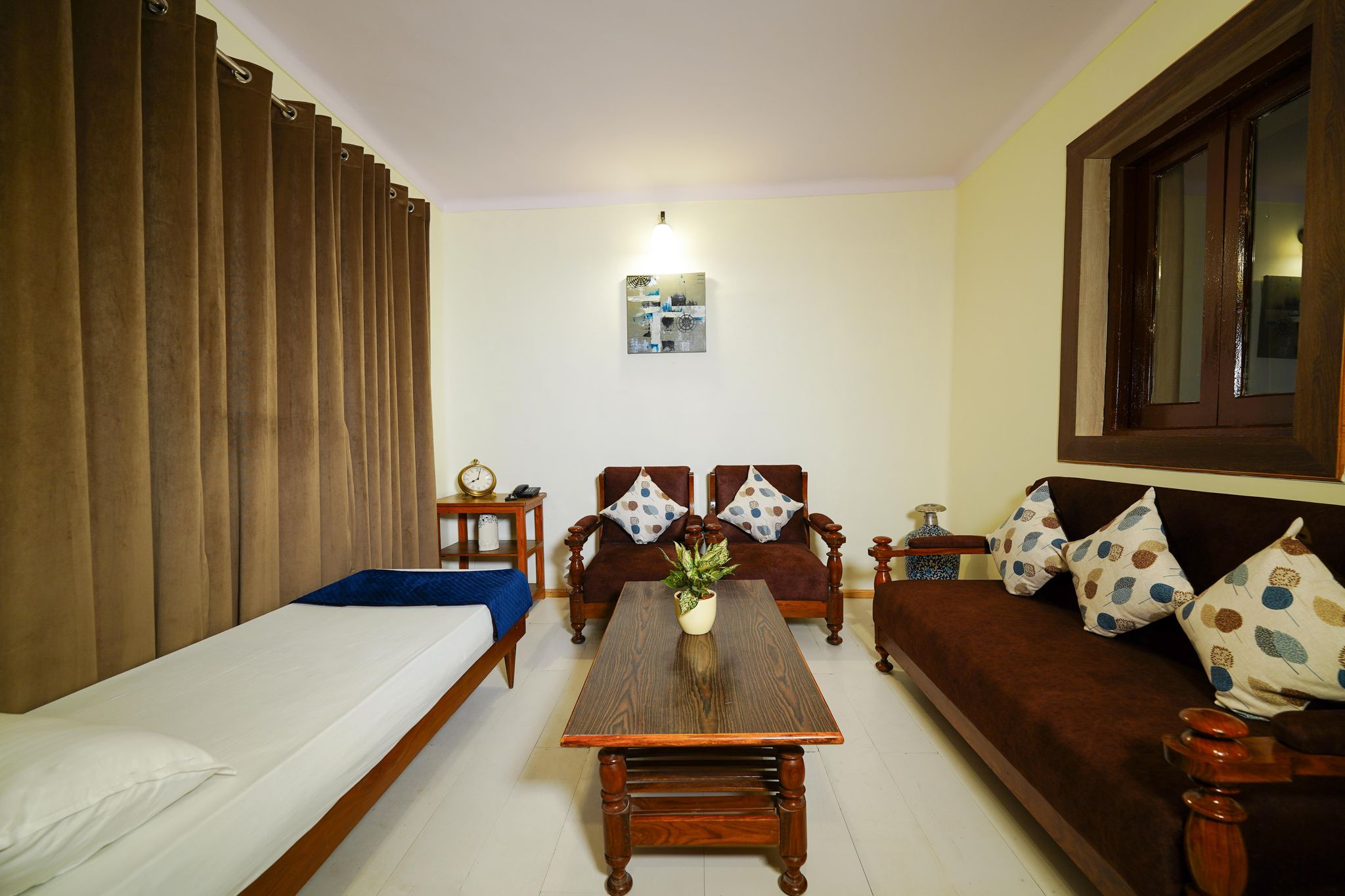 Hotel Silverton Superior Room (Lake View) 3