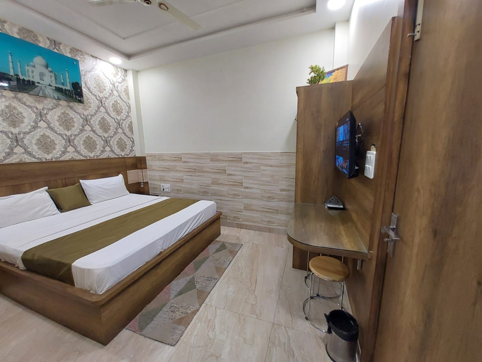 Taj Nice Point By Taj Sunrise Group Deluxe Room 5