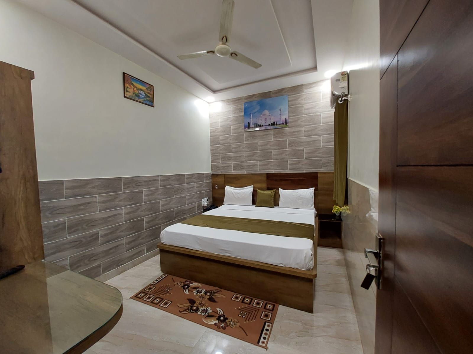 Taj Nice Point By Taj Sunrise Group Deluxe Room 8