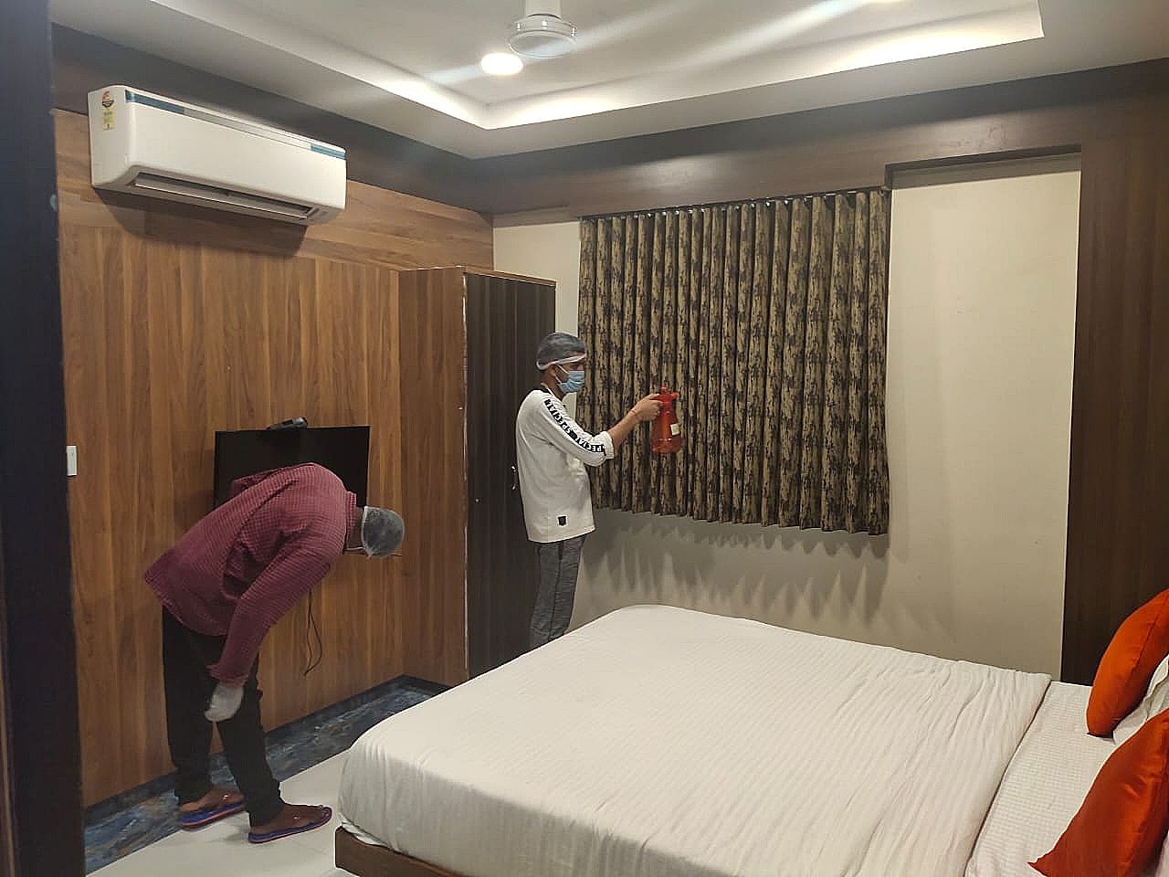 Hotel Shreenath Deluxe Non AC Room 2