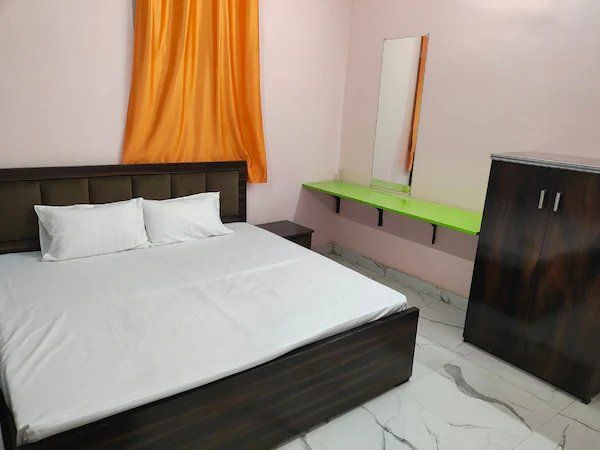 Hotel Vrindavan Deluxe Double Room 6