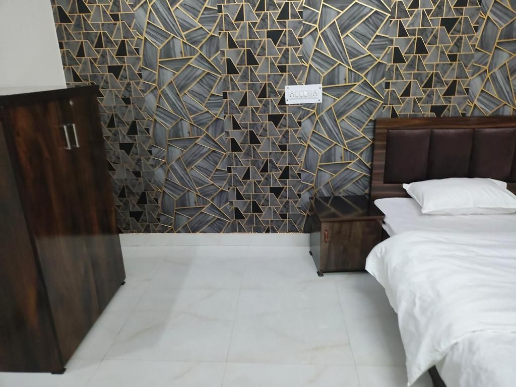 Hotel Vrindavan Deluxe Double Room 2