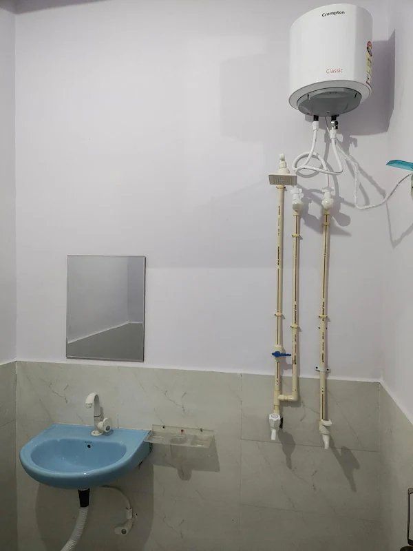 Hotel Vrindavan Deluxe Double Room 9