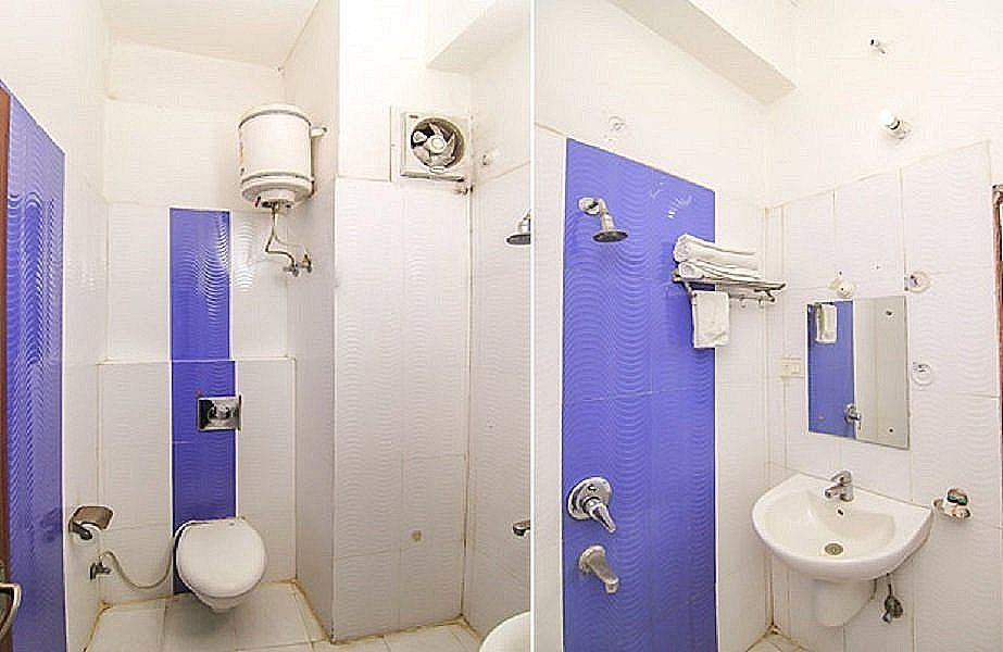 Hotel Monarch Inn Deluxe Room 2