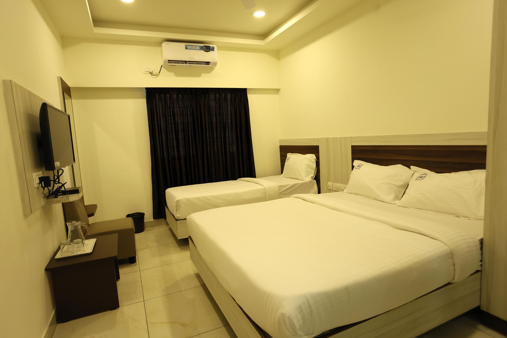 Triple Bed Room Ac