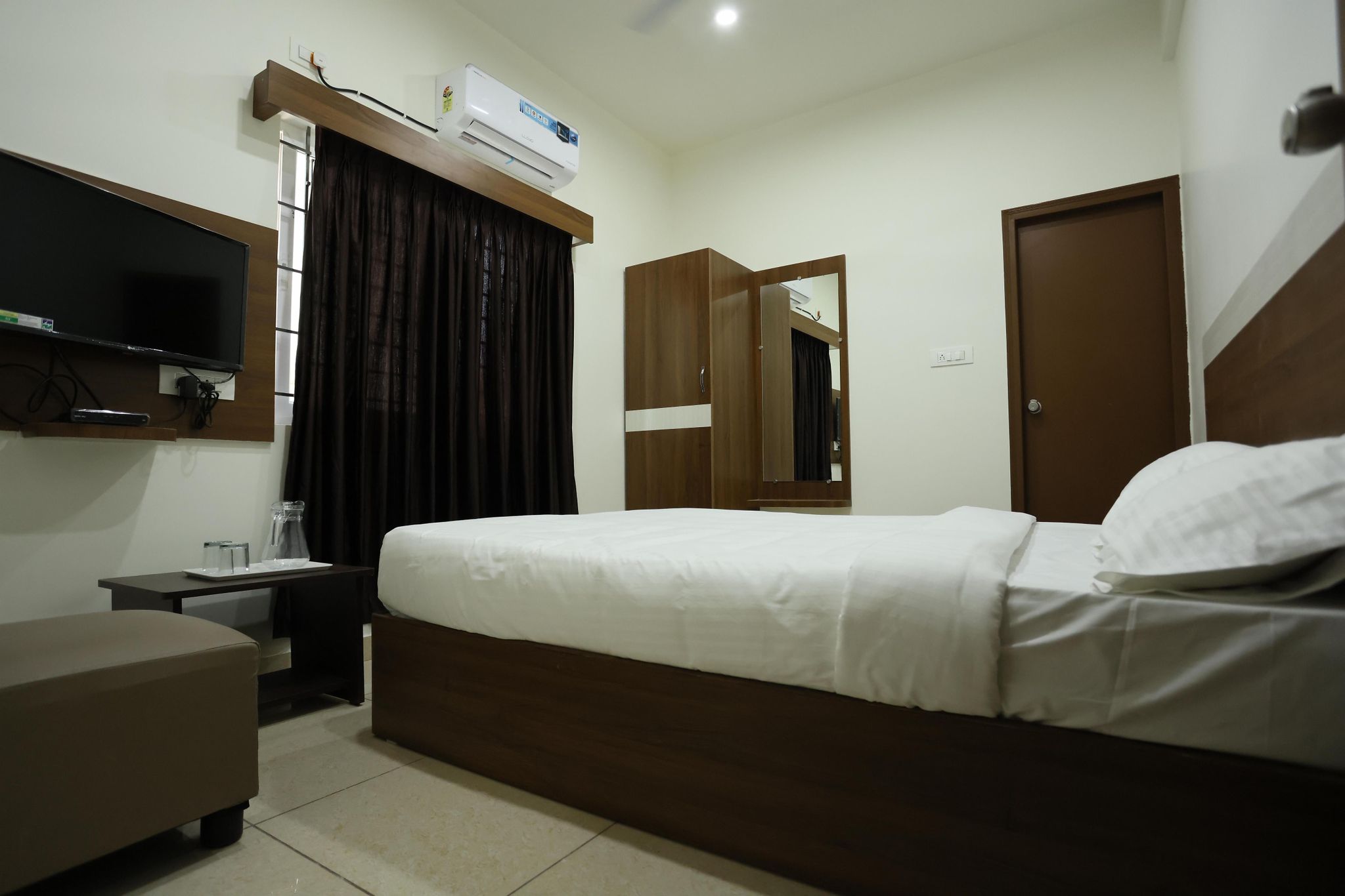 Double Deluxe Room AC