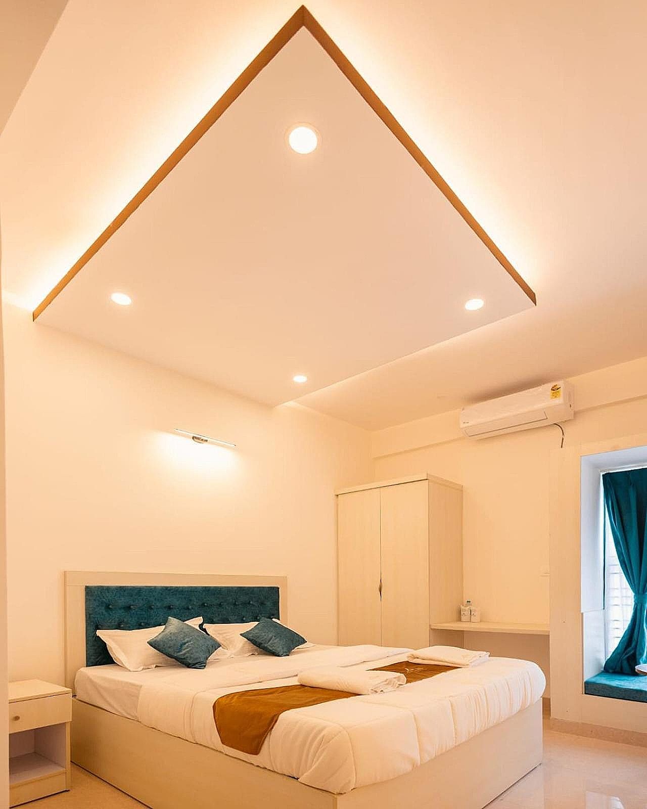 Uptown Suites Executive Room - Non AC 3