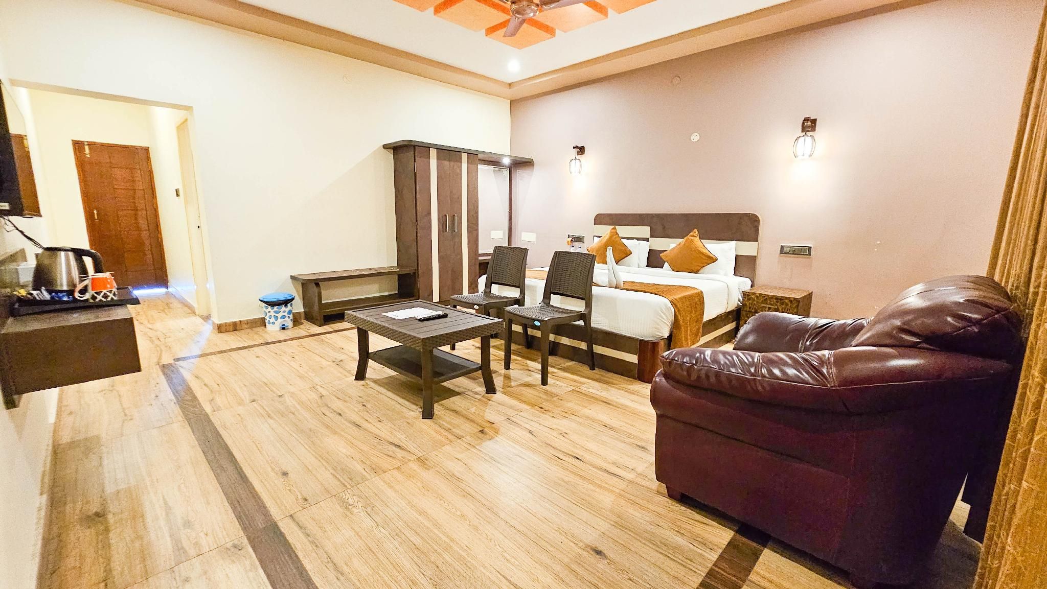 Ihotels Yercaud Deluxe Room With Balcony 3