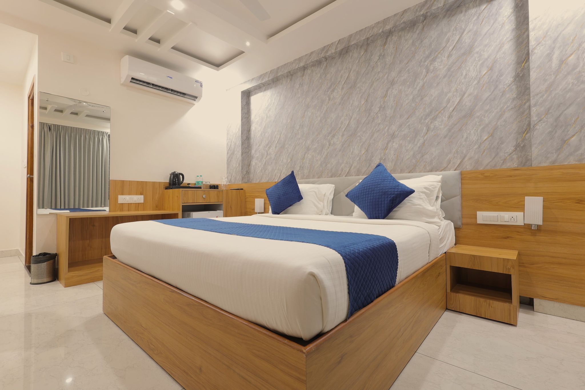 Hello INN By VYDA Superior King 11