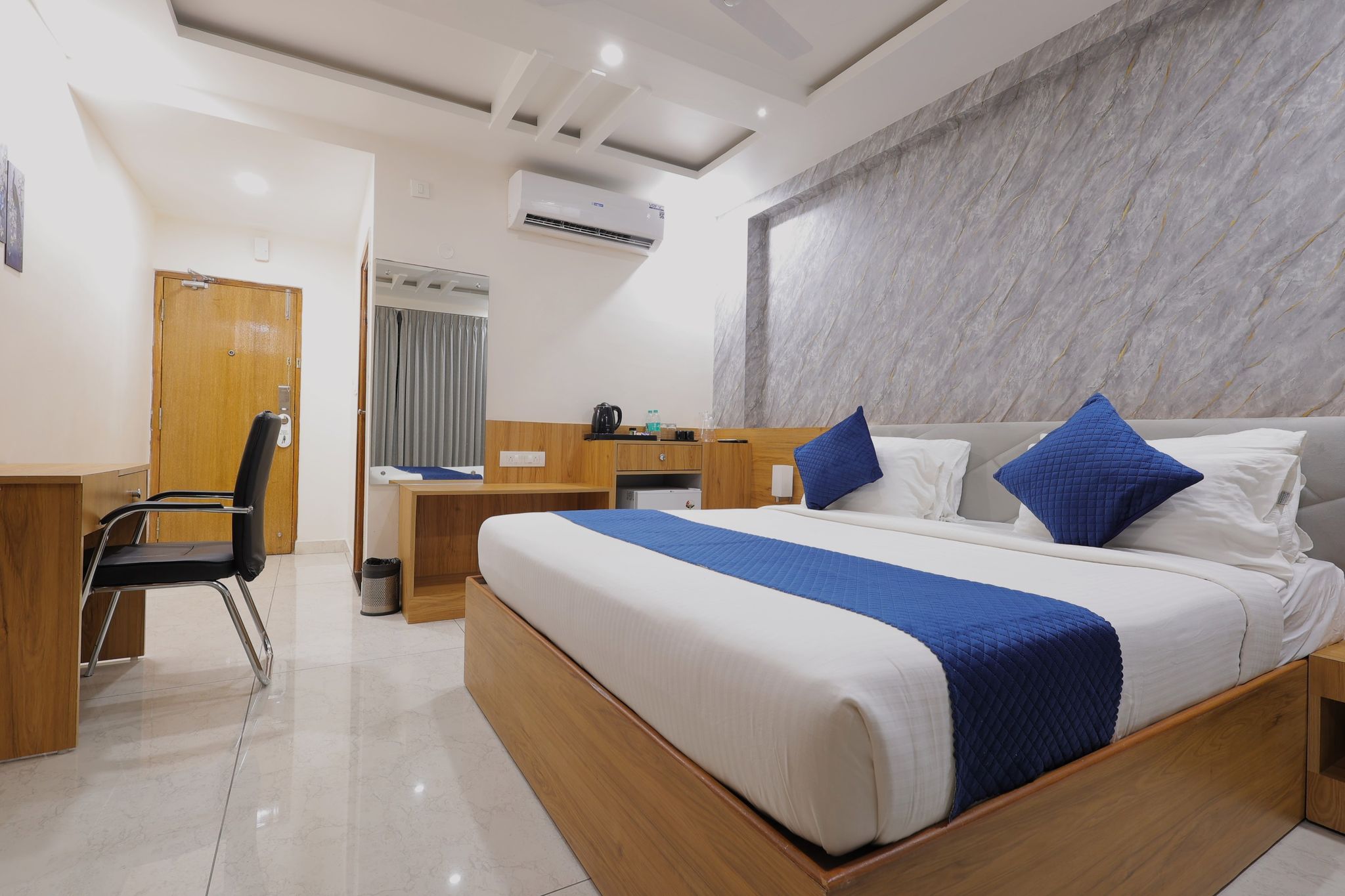 Hello INN By VYDA Superior King 7