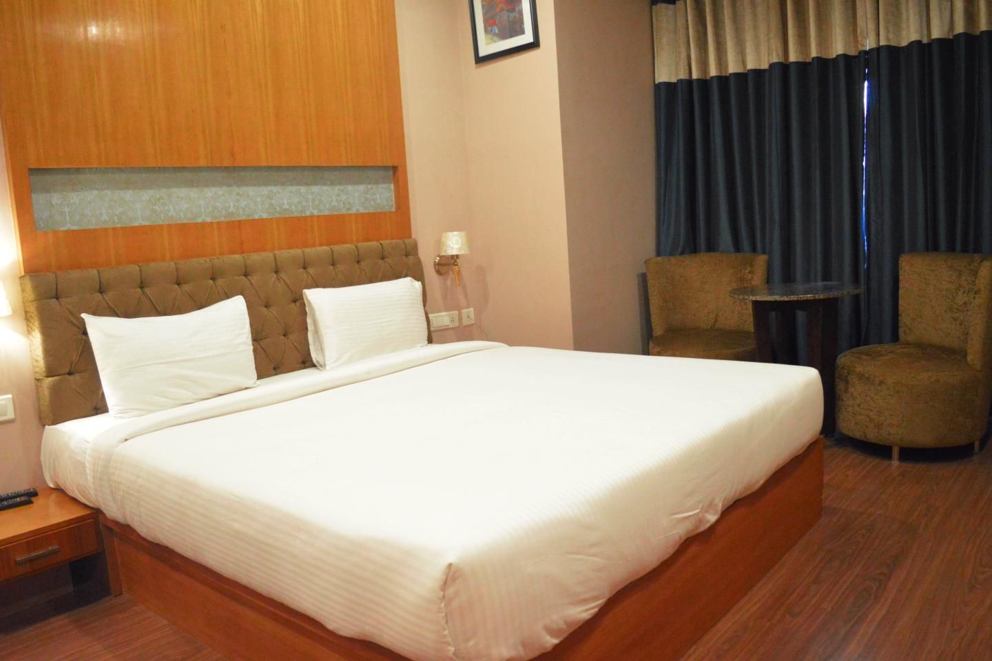 Savoury Business Hotel Deluxe Room 13